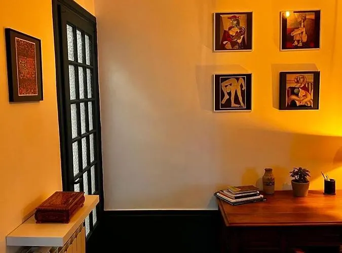 Signature Art Deco Apartman *