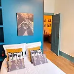 Signature Art Deco Apartment *