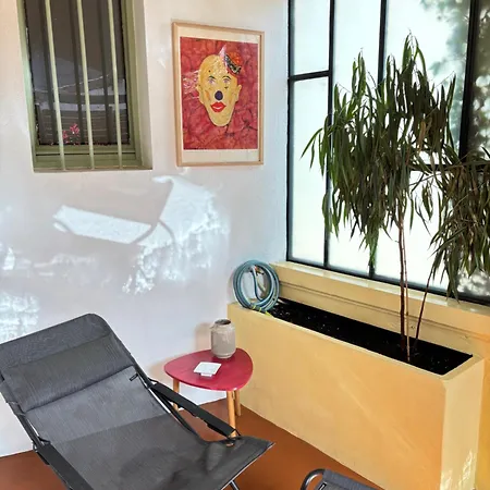 Signature Art Deco Apartment