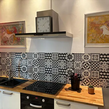 Apartment Signature Art Deco