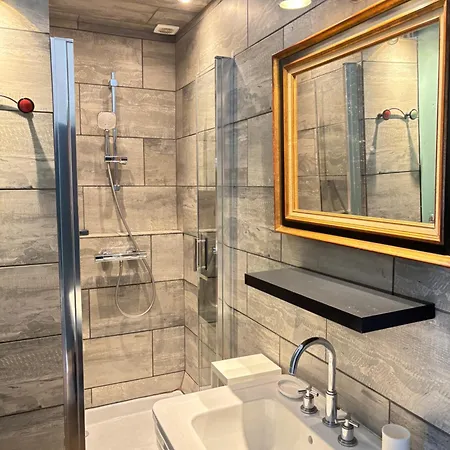 Signature Art Deco Apartment Valence (Drome)